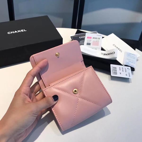 シャネル財布素材ディテール